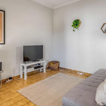 Ocean Breeze 1 Bdr Flat In By Lovelystay *