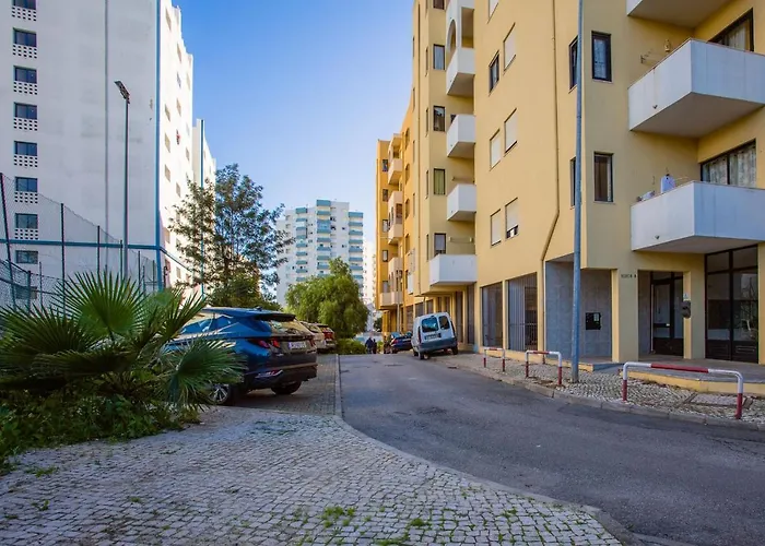 Ocean Breeze 1 Bdr Flat In By Lovelystay