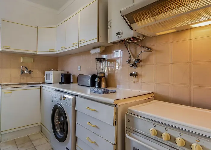 Ocean Breeze 1 Bdr Flat In By Lovelystay 波尔蒂芒