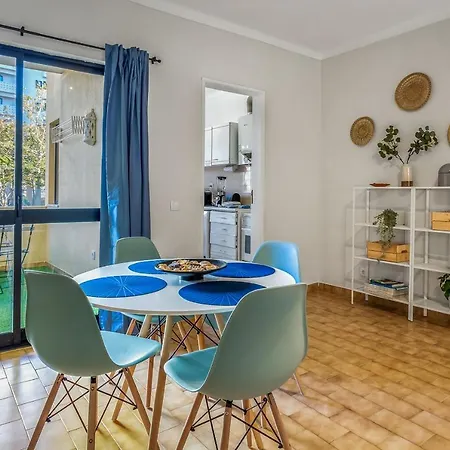 Apartment Ocean Breeze 1 Bdr Flat In By Lovelystay *