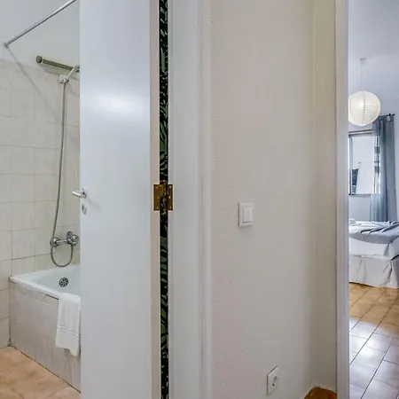 Ocean Breeze 1 Bdr Flat In By Lovelystay